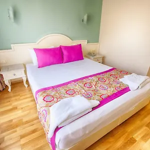 Hotel S3 Orange ***